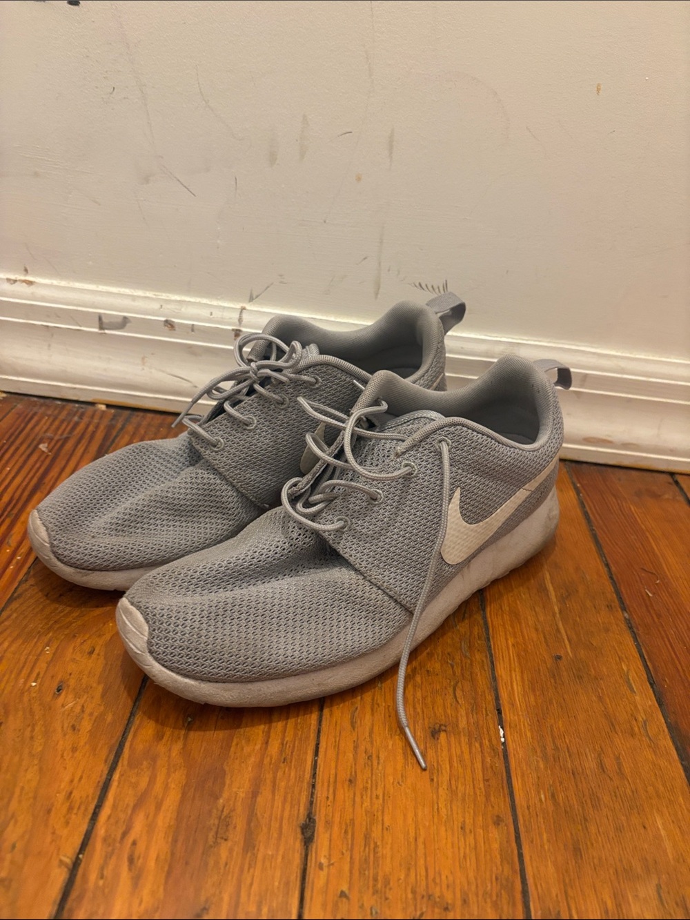 Nike Light Grey Roshe Run